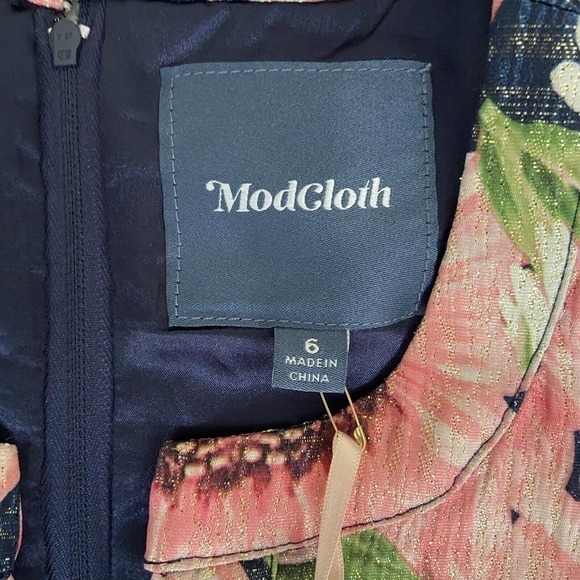 Modcloth Personal Boldness Metallic Floral‎ Fit And Flare Dress Size 6 - Picture 7 of 11